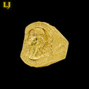 Anel em material tungstênio Dourado com Rosto de Jesus