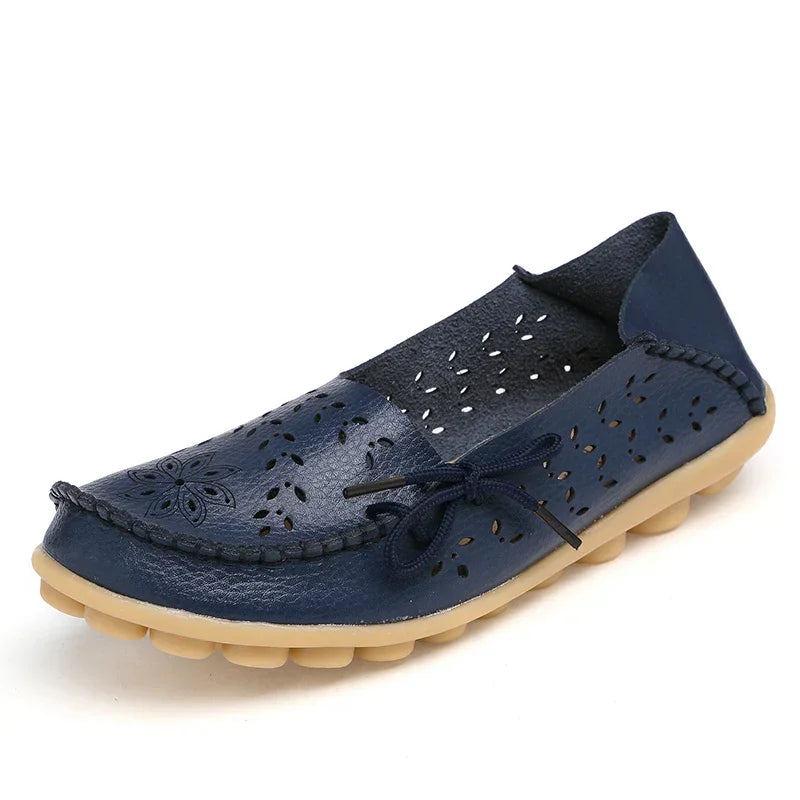 Mocassins femininos, em couro legítimo, com laço vazado